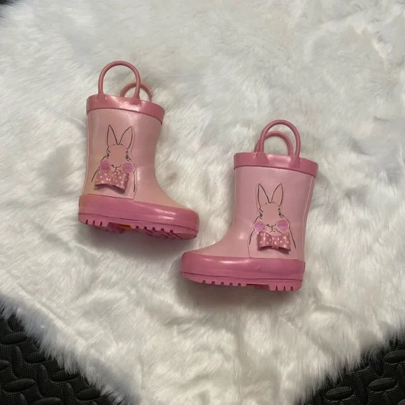Pink rain boots - Picture 1 of 3